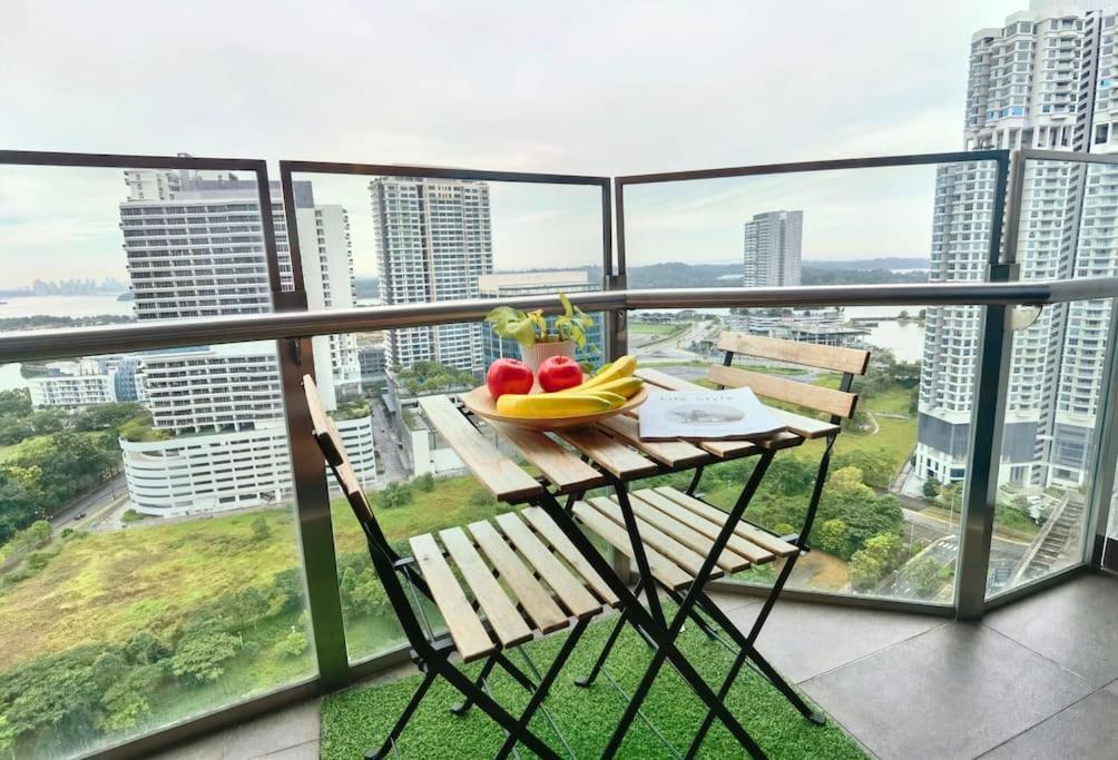 1519 Almas Suites Seaview Sunrise Netflix By Stay Nusajaya  Exterior photo
