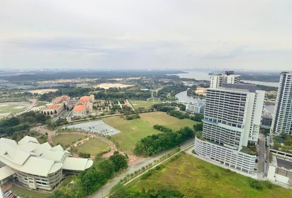 1519 Almas Suites Seaview Sunrise Netflix By Stay Nusajaya  Exterior photo