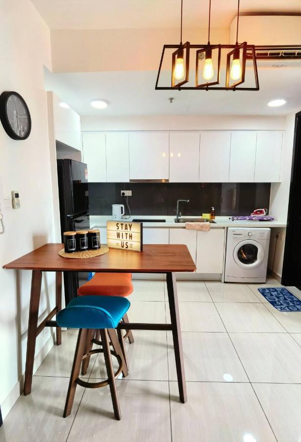 1519 Almas Suites Seaview Sunrise Netflix By Stay Nusajaya  Exterior photo