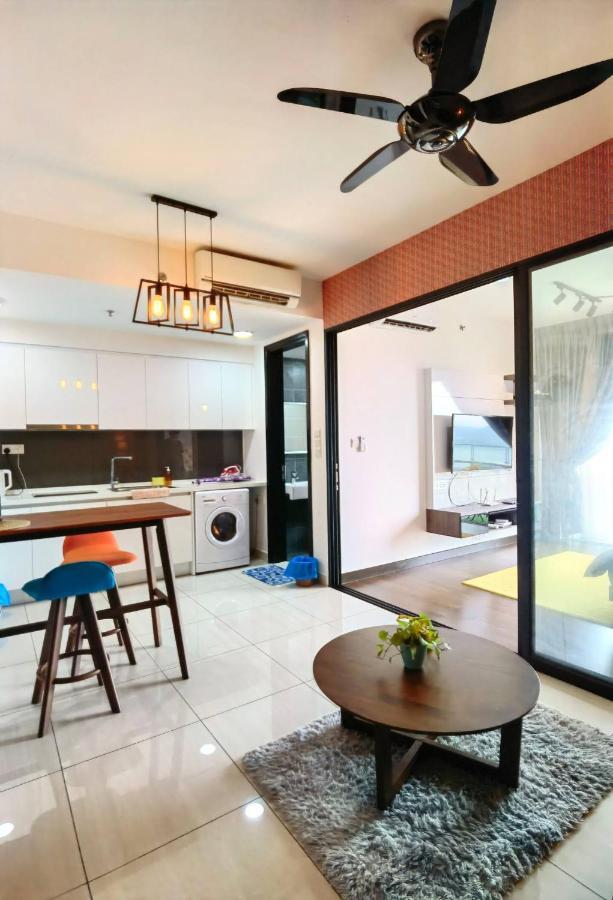 1519 Almas Suites Seaview Sunrise Netflix By Stay Nusajaya  Exterior photo
